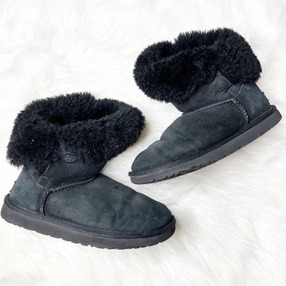 Ugg Black Fur Button Ankle Boots Size 6 - Picture 1 of 12